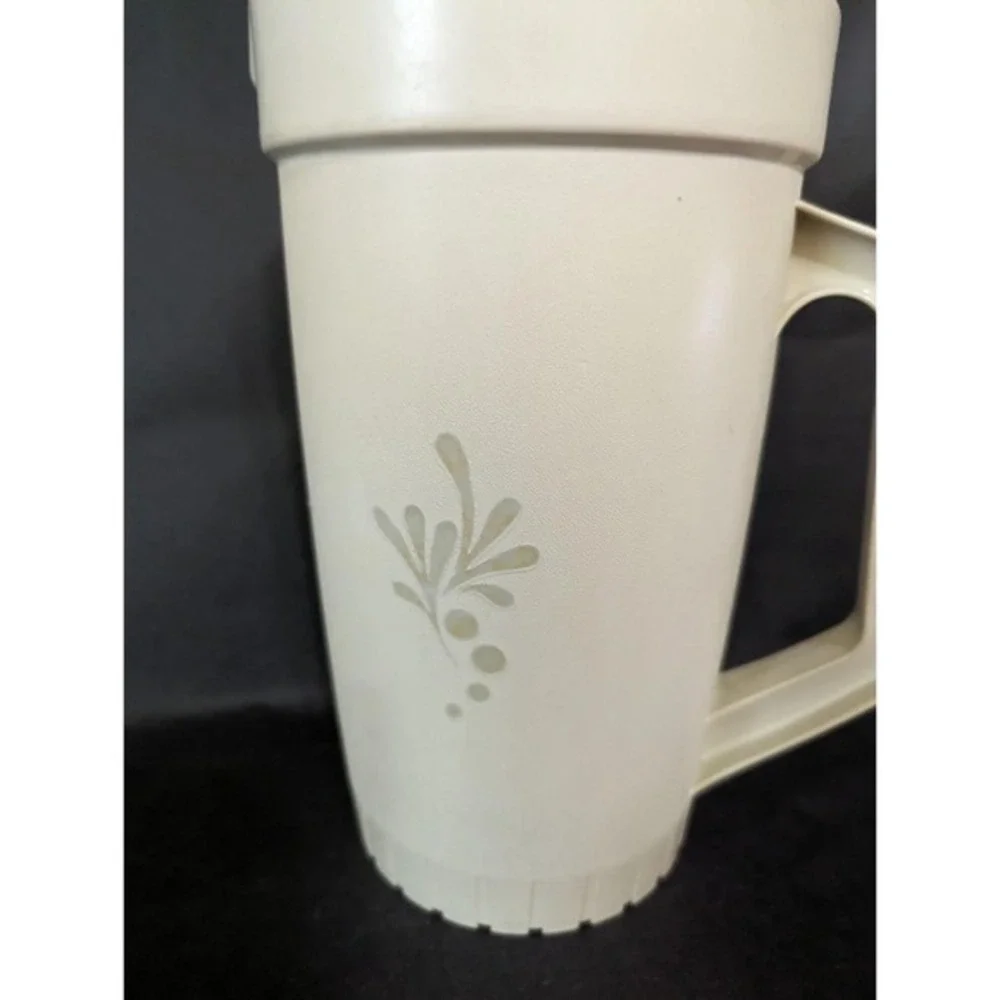 Vintage Tupperware 800-8 Pitcher Almond Tan 2 Quart Push Button‎ Lid Floral 9in